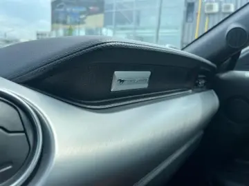 Ford Mustang 2022 - via workleto.com