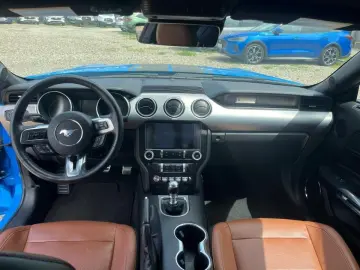 Ford Mustang 2022 - via workleto.com