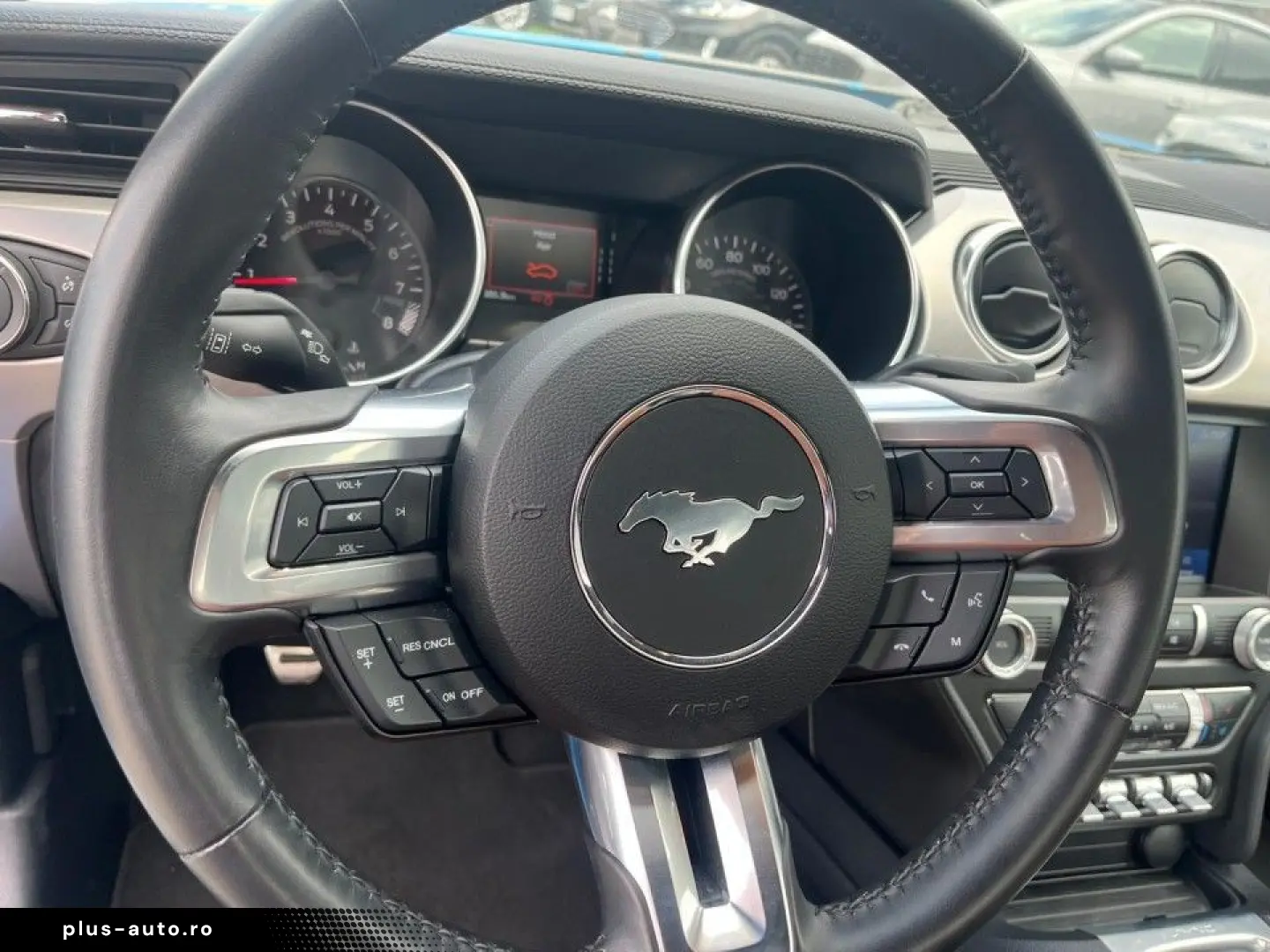 Ford Mustang 2022 - via workleto.com