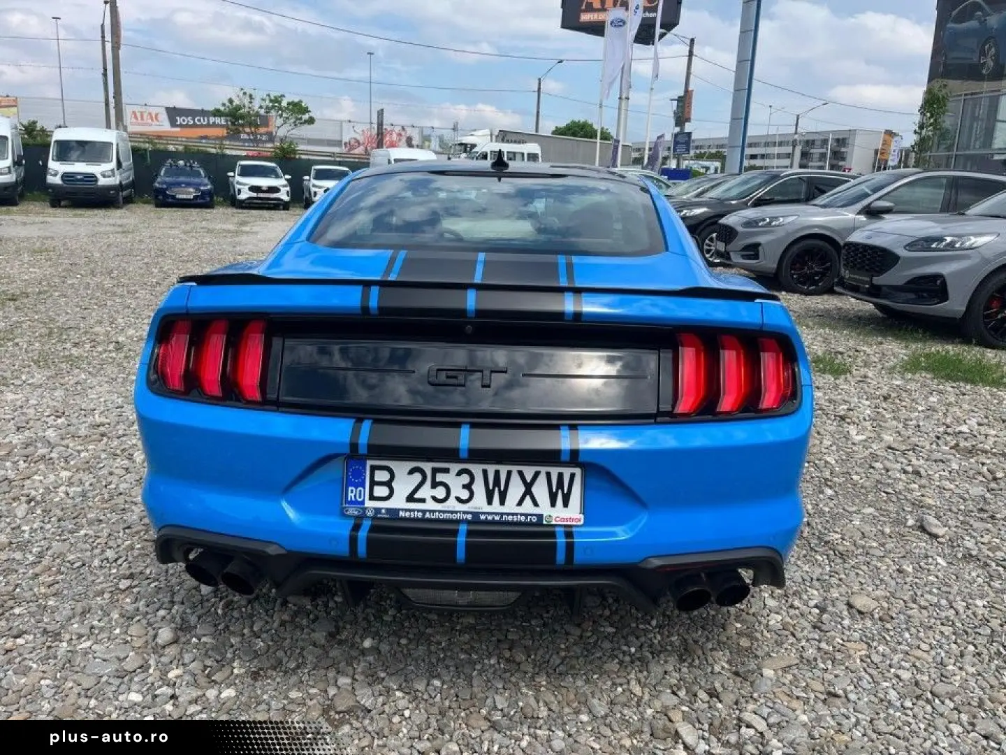 Ford Mustang 2022 - via workleto.com