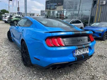 Ford Mustang 2022 - via workleto.com