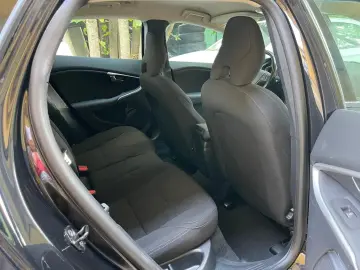 Volvo V40 D2    Vindem in Rate Avans Zero cu Buletinul