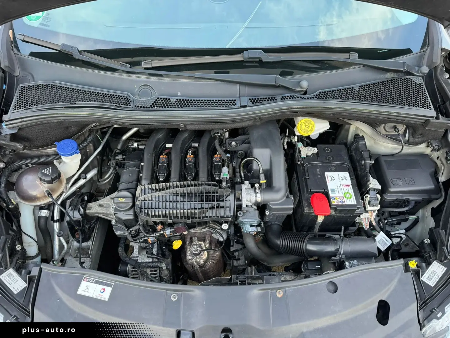 PEUGEOT 2008 1 2i    Vindem in rate Avans ZERO cu Buletinul