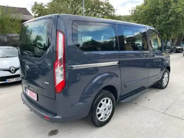 Ford Tourneo-Custom-