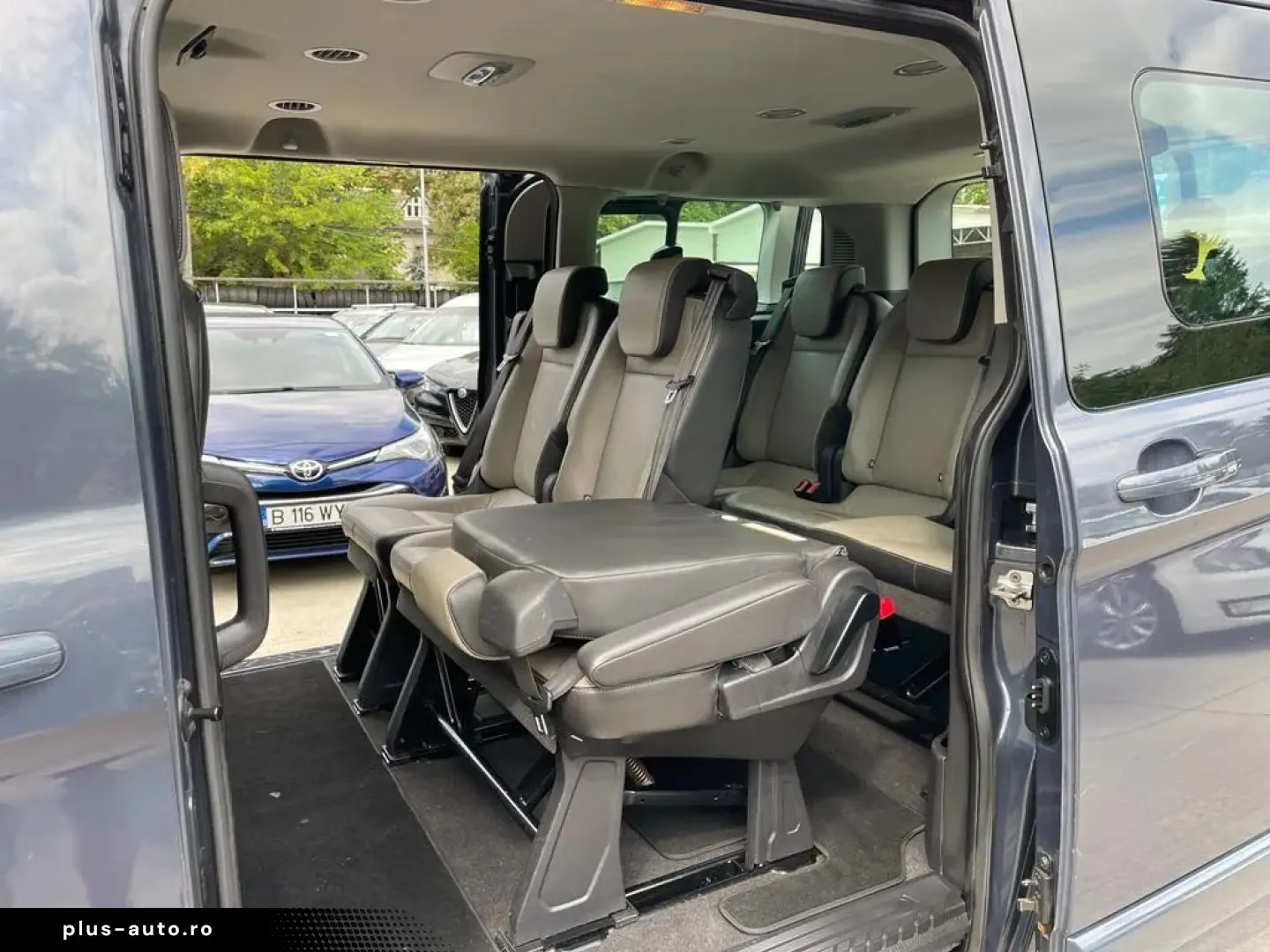 Ford Tourneo-Custom-