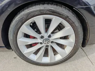 Volkswagen Passat-Cc