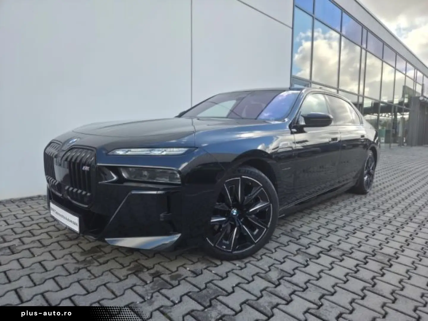 BMW M760 e xDrive Limousine Luftfederung AD Niveau N