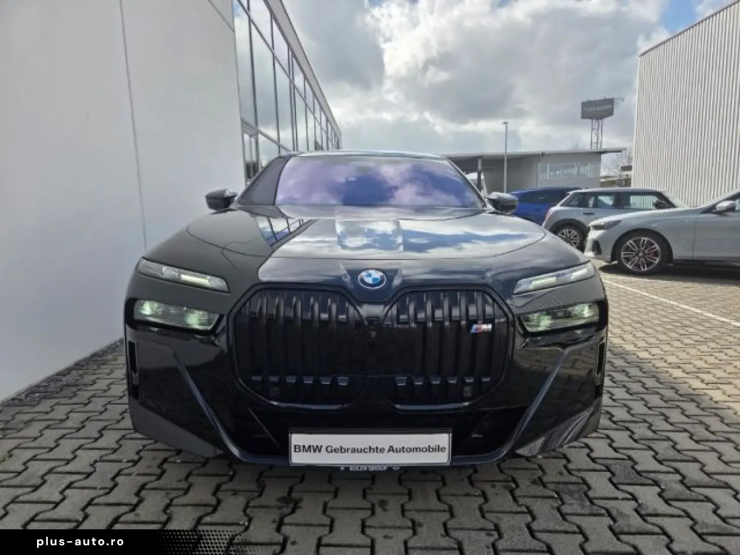 BMW M760 e xDrive Limousine Luftfederung AD Niveau N