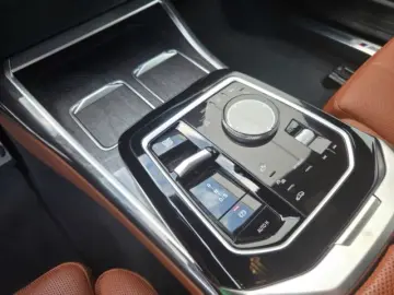 BMW M760 e xDrive Limousine Luftfederung AD Niveau N