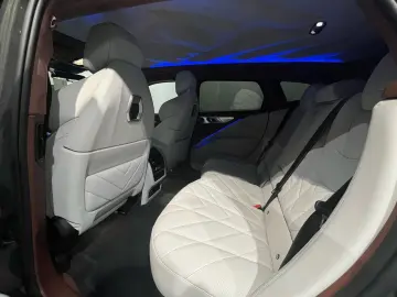 BMW XM 50e 23  AHK Massage Sitzbelüftung Autobahnass