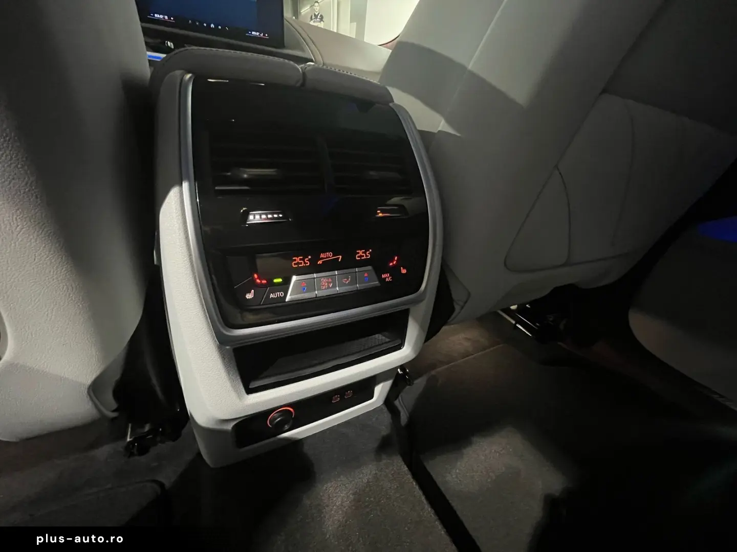 BMW XM 50e 23  AHK Massage Sitzbelüftung Autobahnass