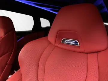 BMW XM 50e AHK Autobahnass.