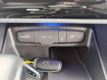 HYUNDAI Tucson 1 6 Mild-Hybrid AT Klimaaut. Navi DAB LED