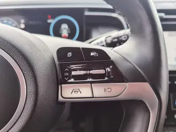 HYUNDAI Tucson 1 6 Mild-Hybrid AT Klimaaut. Navi DAB LED