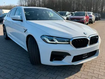 BMW M5 BMW-Garantie bis zum 16.05.2026 BowersWilkins