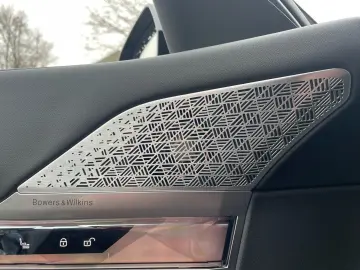 BMW 750e xDrive Limo M Sport    DrivingAssProf 360