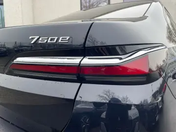 BMW 750e xDrive Limo M Sport    DrivingAssProf 360