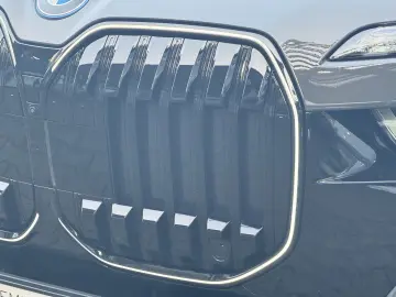 BMW 750e xDrive M Sport Pro TV Massage Lounge 21 B&W