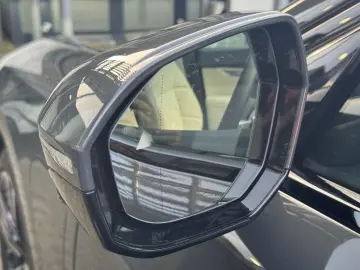 BMW 750e xDrive M Sport Pro TV Massage Lounge 21 B&W