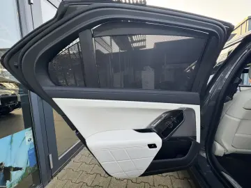 BMW 750e xDrive M Sport Pro TV Massage Lounge 21 B&W
