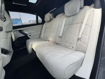 BMW 750e xDrive M Sport Pro TV Massage Lounge 21 B&W