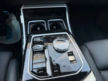 BMW 750 e xDrive M Sport Pro Fond Enter UPE180.000€