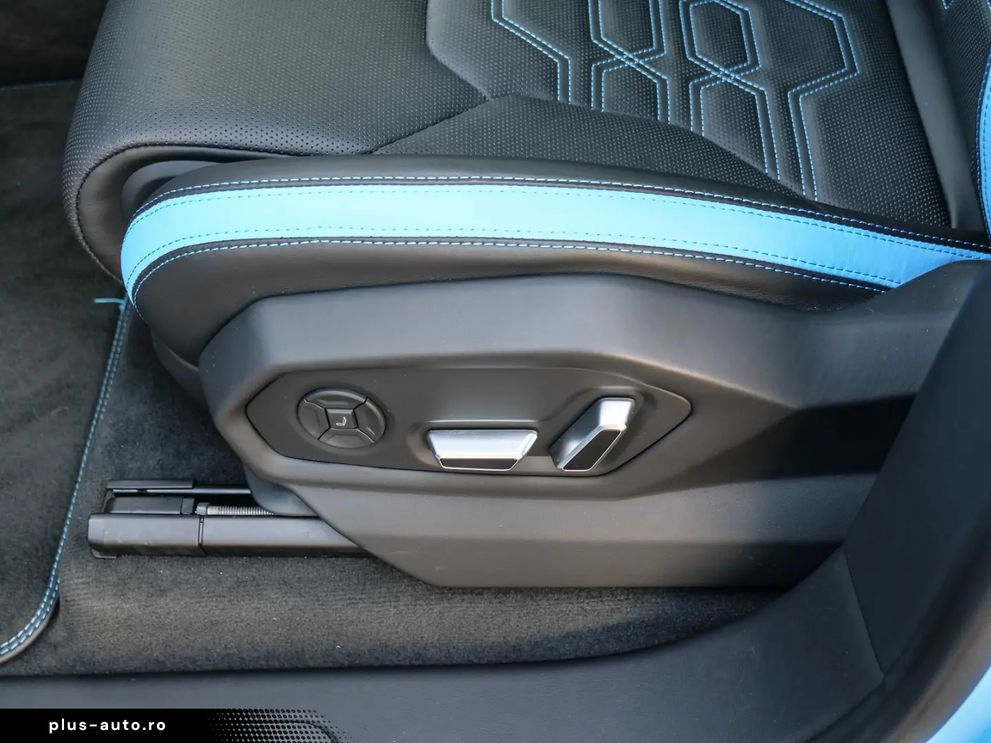 LAMBORGHINI Urus SE Blu Cepheus  Pano  Ad Personam Colour