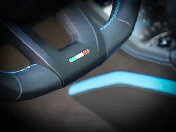 LAMBORGHINI Urus SE Blu Cepheus  Pano  Ad Personam Colour