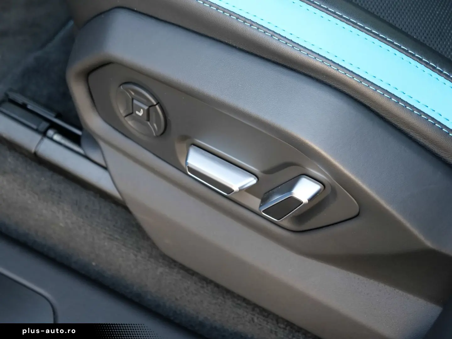 LAMBORGHINI Urus SE Blu Cepheus  Pano  Ad Personam Colour