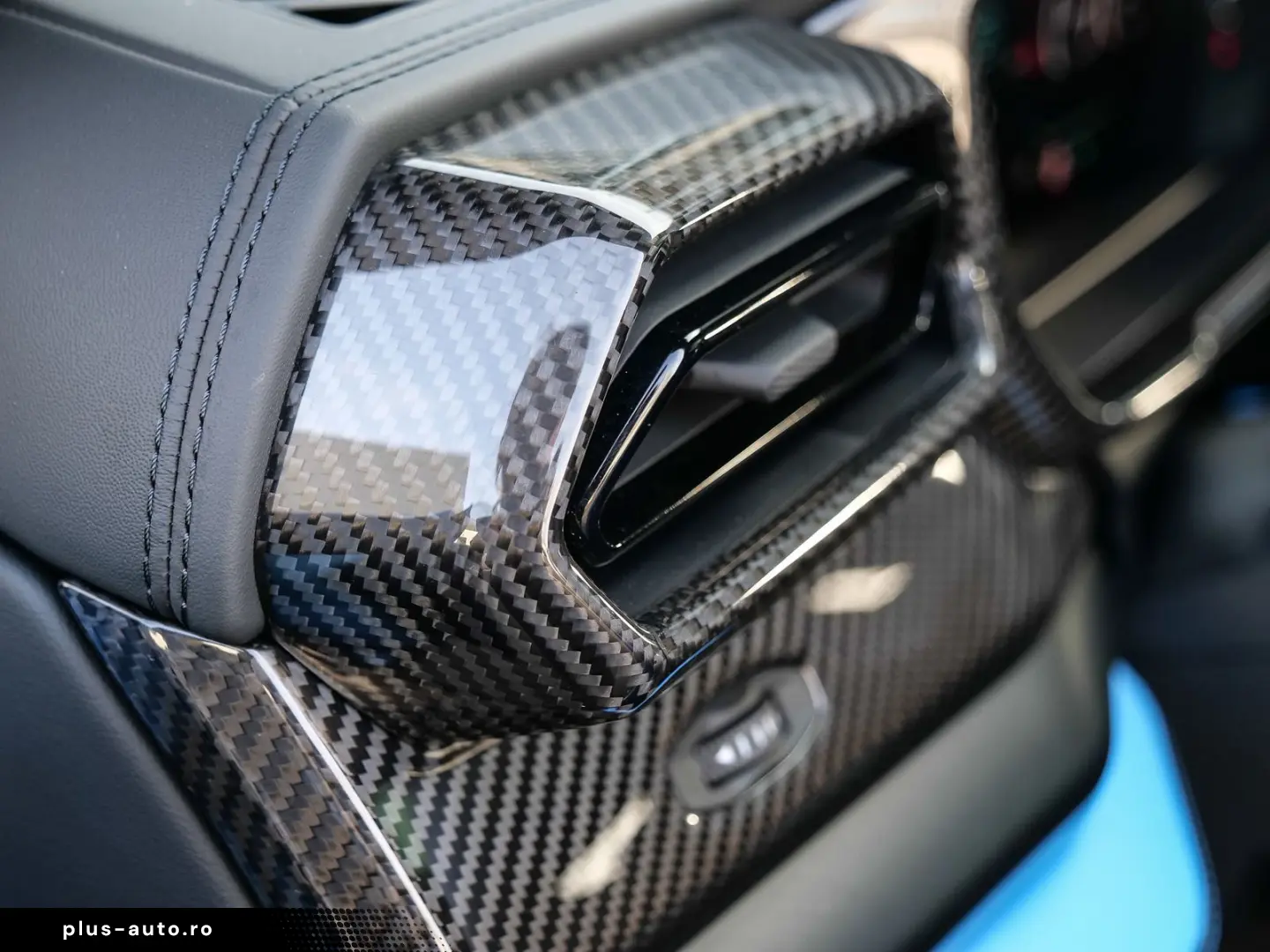 LAMBORGHINI Urus SE Blu Cepheus  Pano  Ad Personam Colour