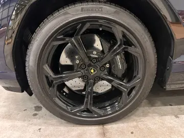 LAMBORGHINI Urus SE AD PERSONAM XPEL PANO B&O