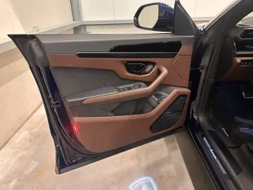 LAMBORGHINI Urus SE AD PERSONAM XPEL PANORAMA