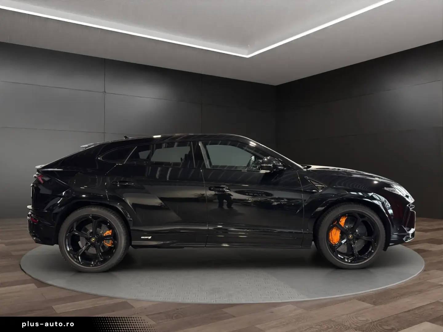 LAMBORGHINI Urus S CAM LEDER PANO B&O Sound 23