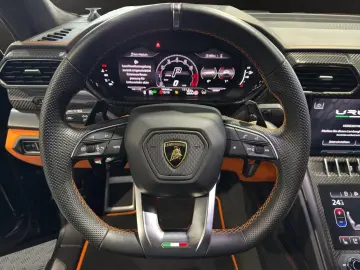 LAMBORGHINI Urus S CAM LEDER PANO B&O Sound 23