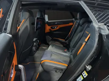 LAMBORGHINI Urus S CAM LEDER PANO B&O Sound 23