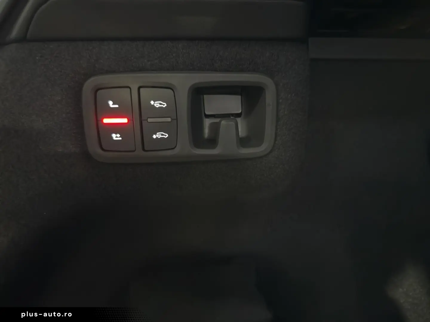 LAMBORGHINI Urus S CAM LEDER PANO B&O Sound 23