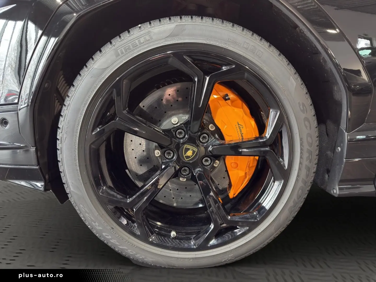 LAMBORGHINI Urus S CAM LEDER PANO B&O Sound 23