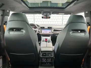 LAMBORGHINI Urus 4.0 V8  SE HYBRID STYLE-PACKAGE PANO 23-ZOL