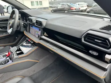 LAMBORGHINI Urus 4.0 V8  SE HYBRID STYLE-PACKAGE PANO 23-ZOL