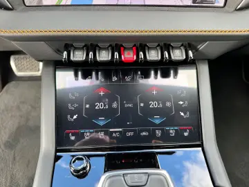 LAMBORGHINI Urus 4.0 V8  SE HYBRID STYLE-PACKAGE PANO 23-ZOL