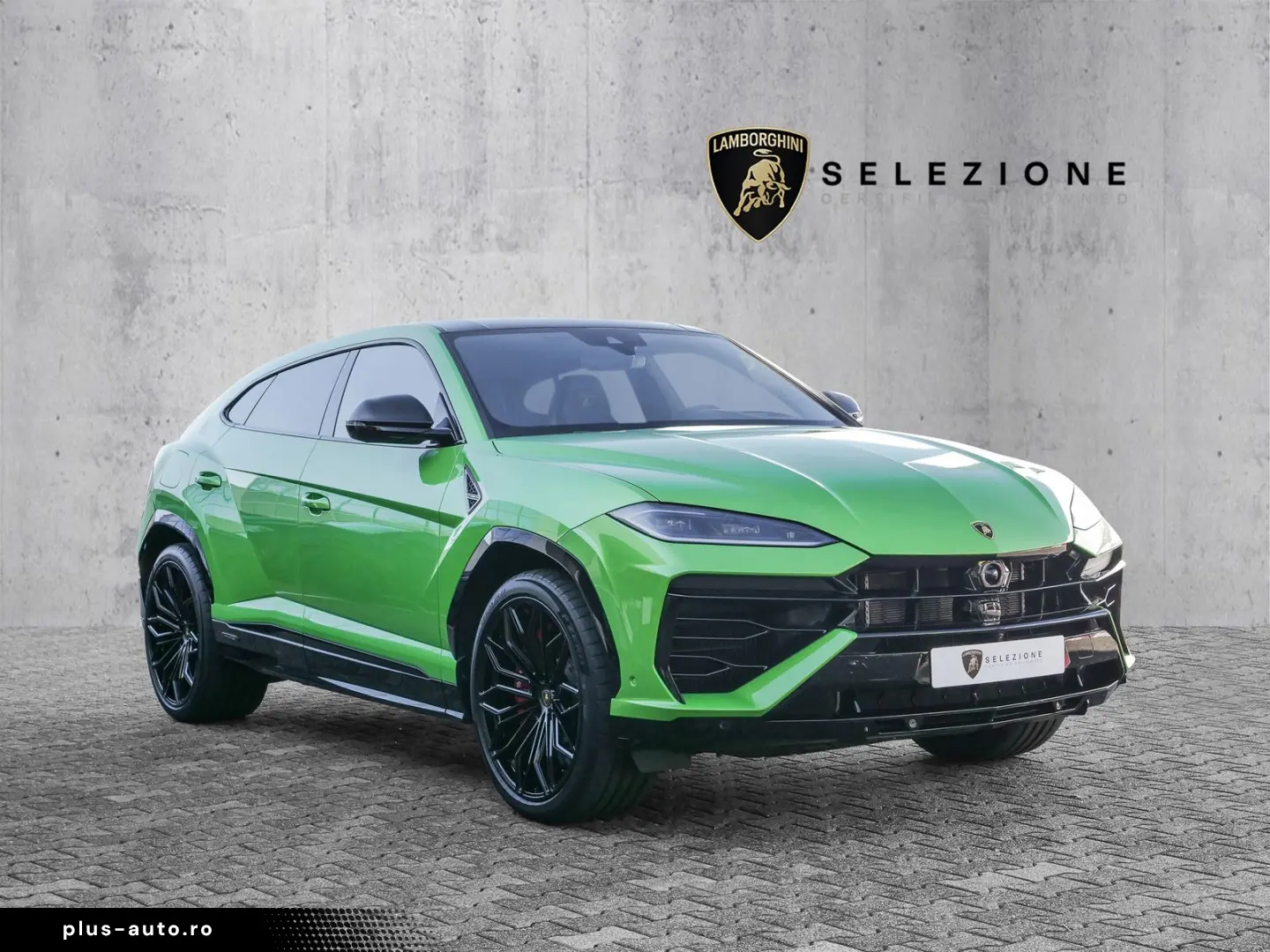 LAMBORGHINI Urus SE Verde Selvans  Big Interior Carbon Pack
