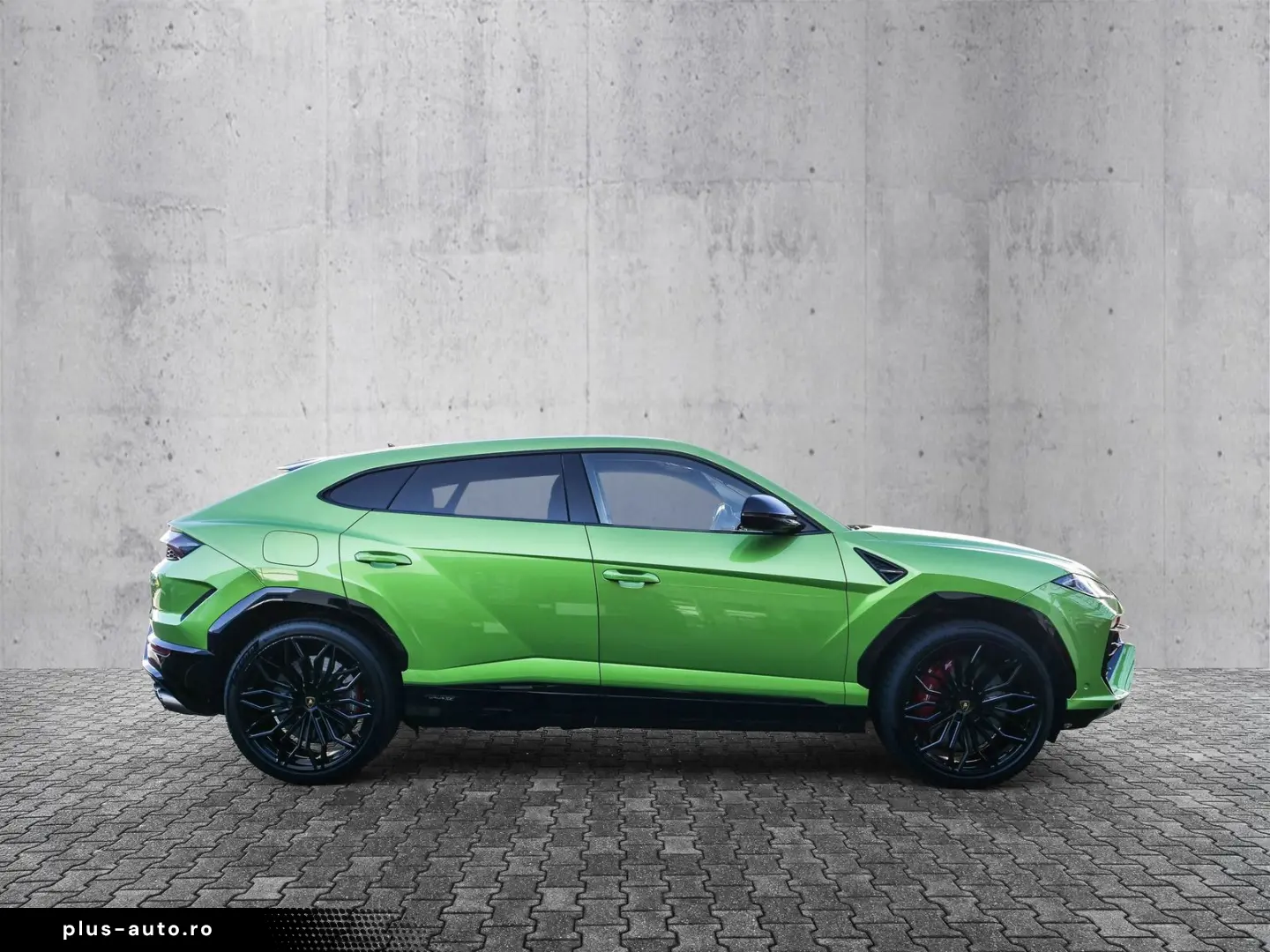LAMBORGHINI Urus SE Verde Selvans  Big Interior Carbon Pack