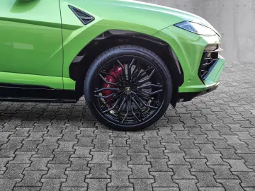 LAMBORGHINI Urus SE Verde Selvans  Big Interior Carbon Pack