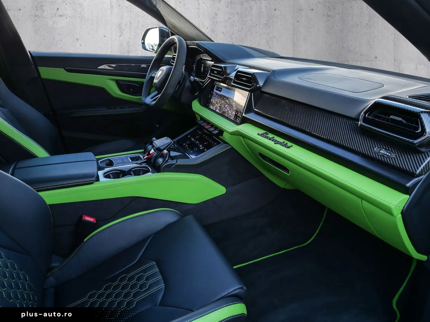 LAMBORGHINI Urus SE Verde Selvans  Big Interior Carbon Pack