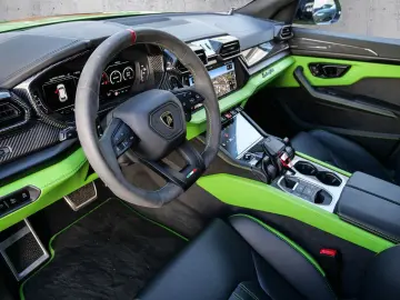 LAMBORGHINI Urus SE Verde Selvans  Big Interior Carbon Pack