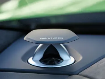 LAMBORGHINI Urus SE Verde Selvans  Big Interior Carbon Pack