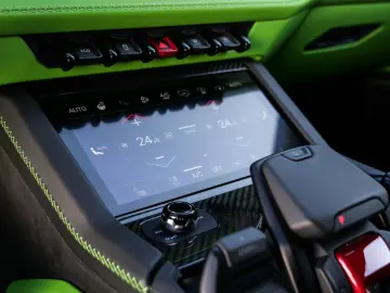 LAMBORGHINI Urus SE Verde Selvans  Big Interior Carbon Pack