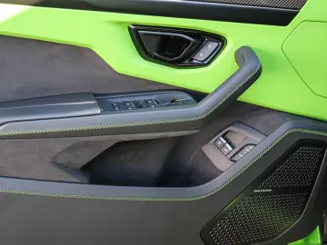 LAMBORGHINI Urus SE Verde Selvans  Big Interior Carbon Pack