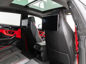 LAMBORGHINI Urus S Bang&Olufsen Panorama Qcittura