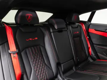 LAMBORGHINI Urus S Bang&Olufsen Panorama Qcittura